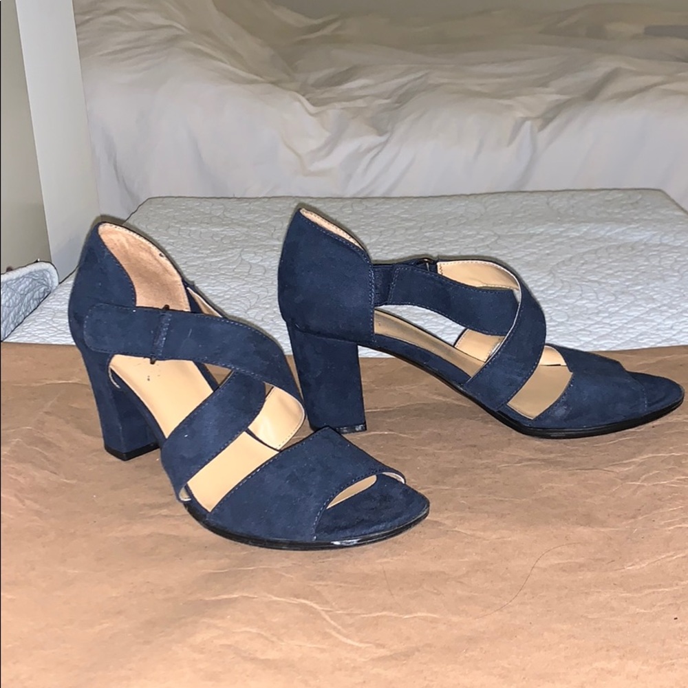 Navy heels worn once